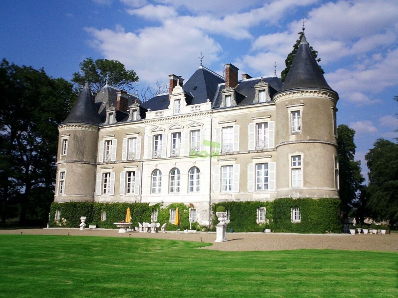 Castle Dolina Luary, France, 1 400 sq.m - picture 1