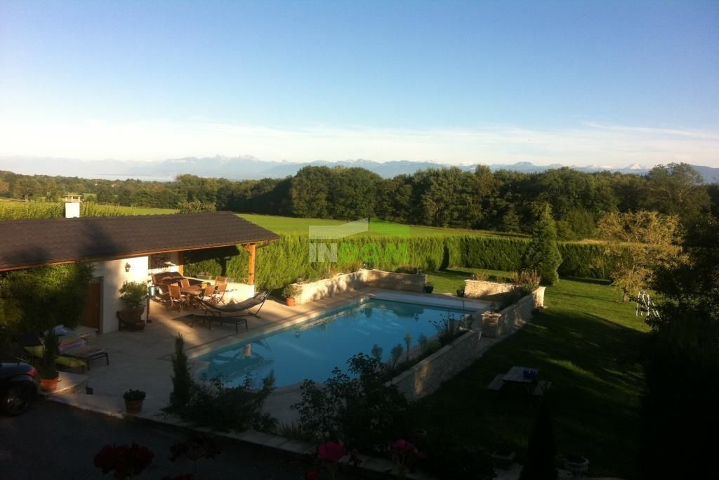 Villa in Divonne-les-Bains, Frankreich, 335 m2 - Foto 1