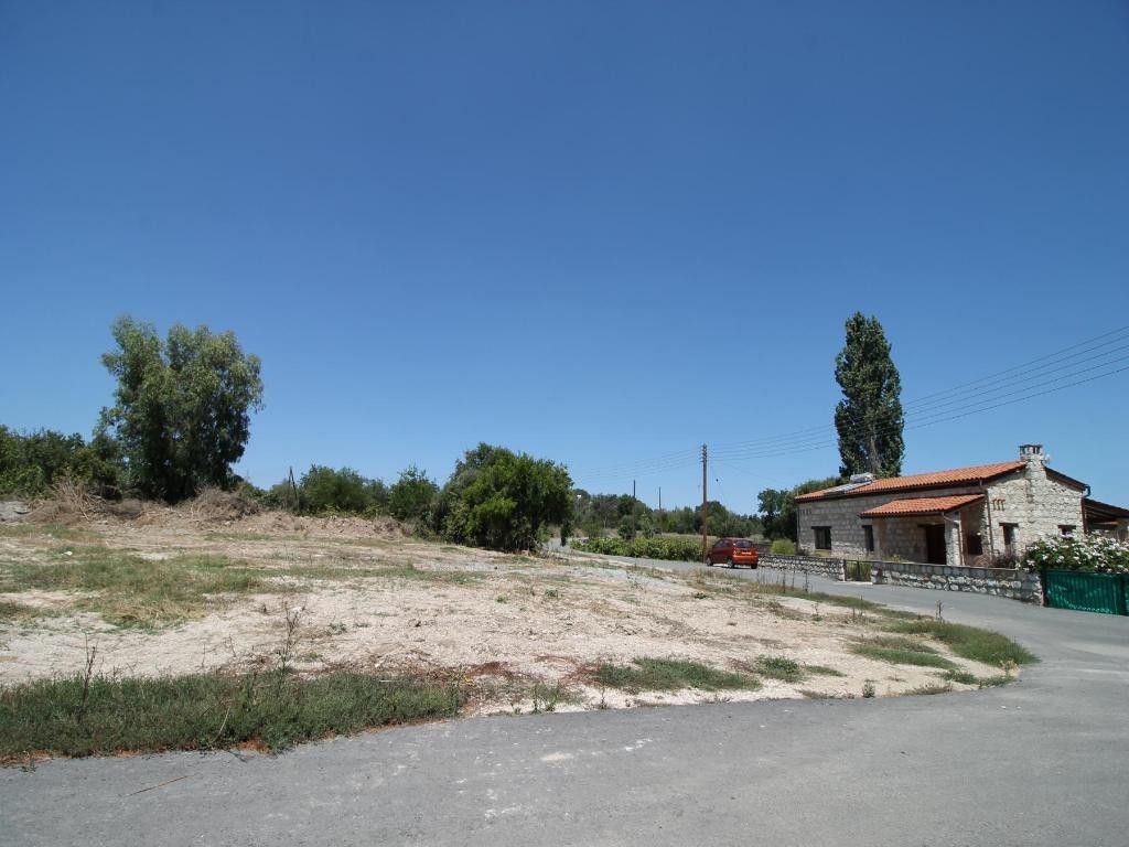 Land in Paphos, Cyprus, 1 673 sq.m - picture 1