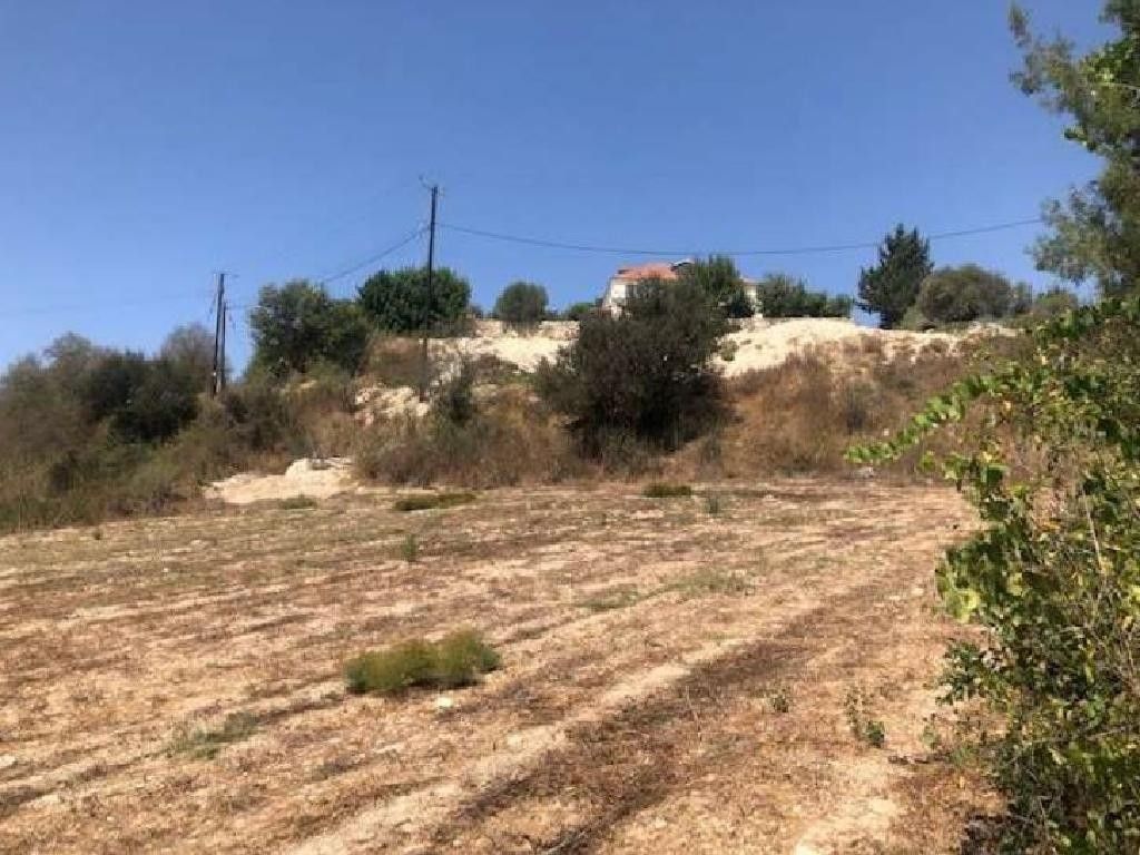 Land in Paphos, Cyprus, 3 679 sq.m - picture 1