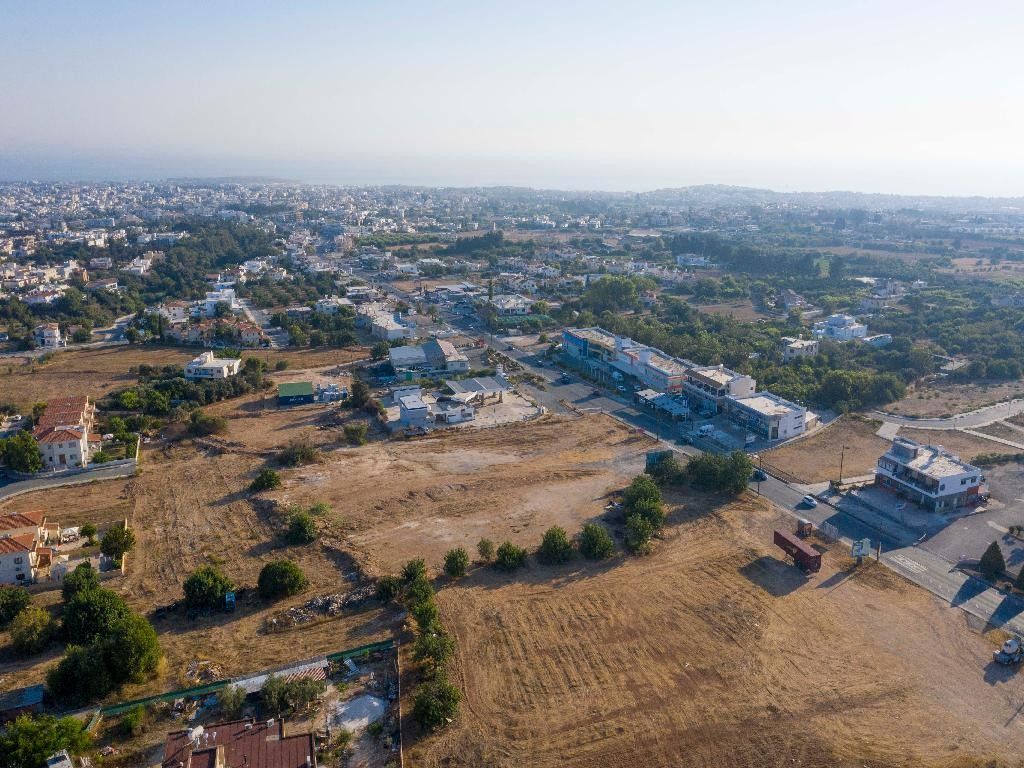 Land in Paphos, Cyprus, 8 046 sq.m - picture 1