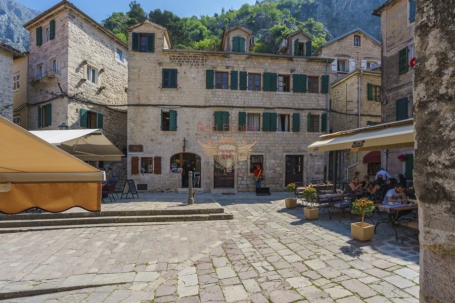 Propiedad comercial en Kotor, Montenegro - imagen 1