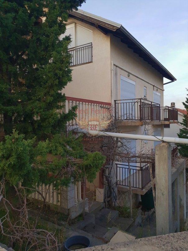 House on Lustica peninsula, Montenegro, 300 sq.m - picture 1