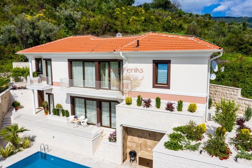 Casa en Tivat, Montenegro, 240 m2 - imagen 1