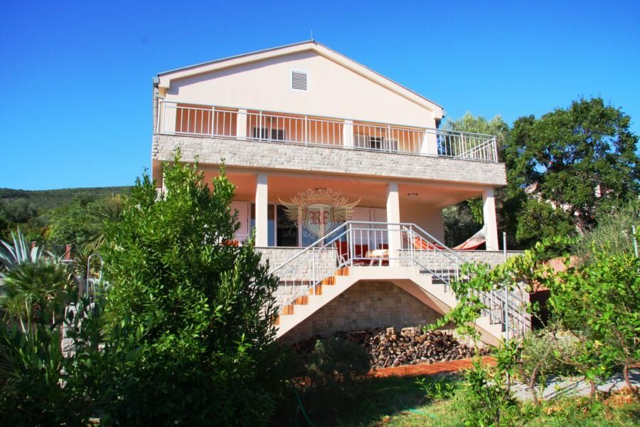 House on Lustica peninsula, Montenegro, 275 sq.m - picture 1