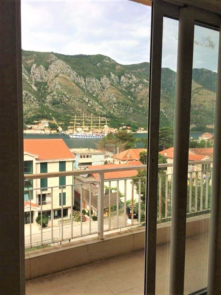 Wohnung in Kotor, Montenegro, 108 m2 - Foto 1