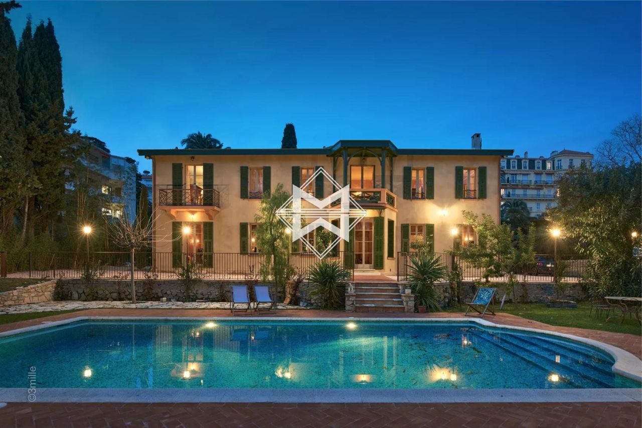 Villa in Cannes, France, 420 sq.m - picture 1