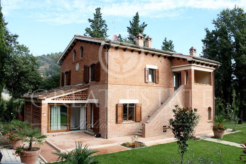 House in Cetona, Italy, 400 sq.m - picture 1