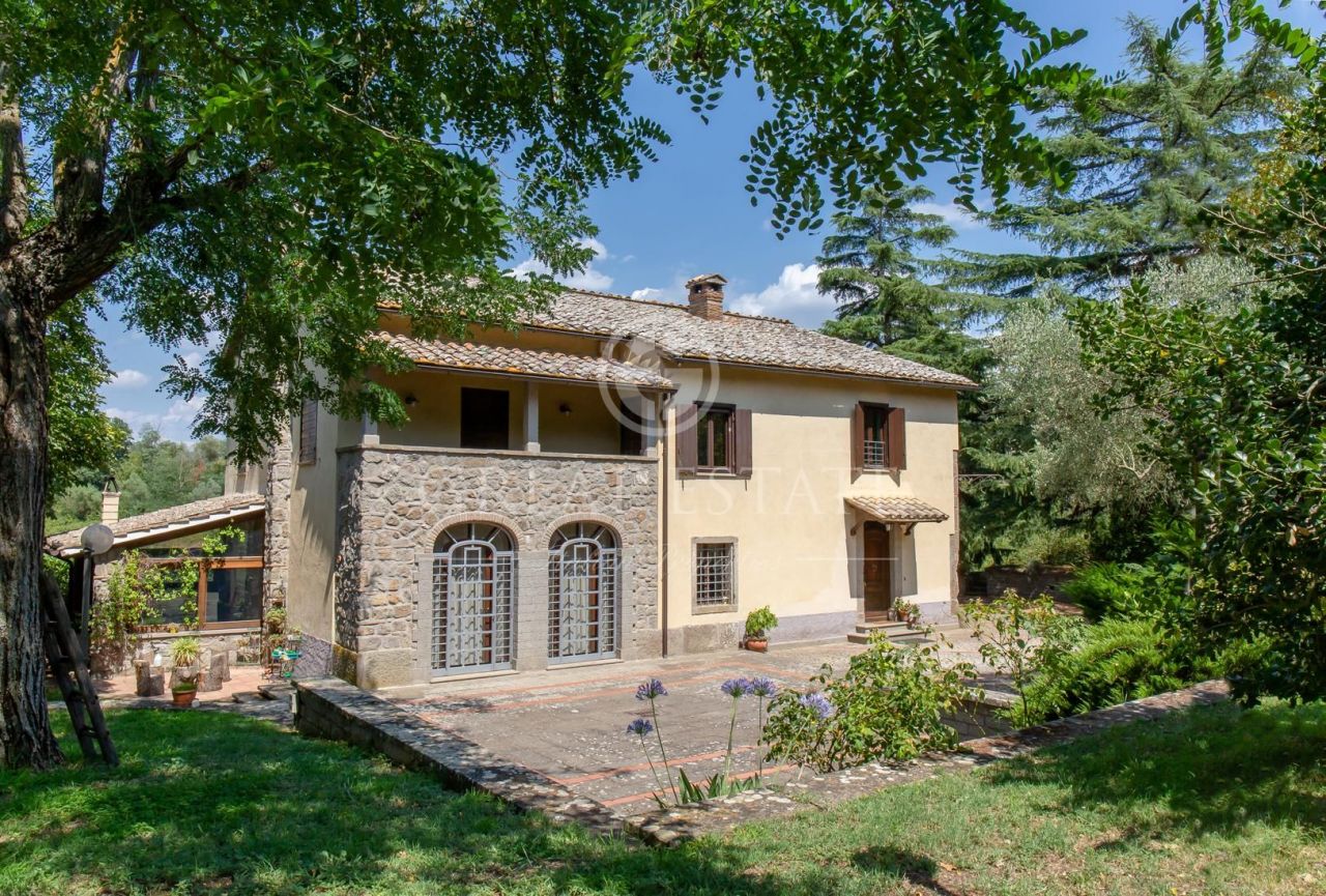 Casa en Viterbo, Italia, 458.05 m2 - imagen 1