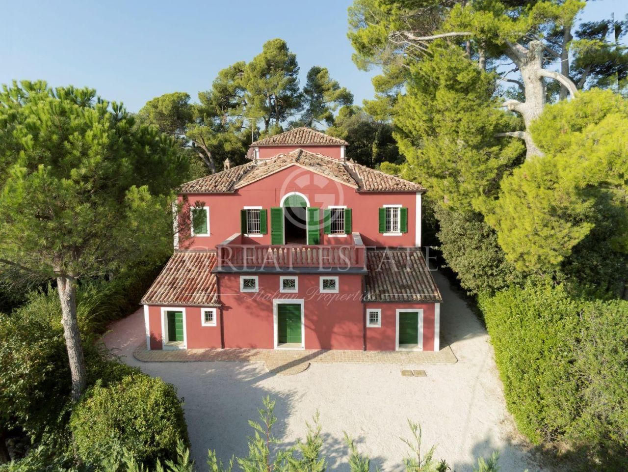 Villa in Ancona, Italy, 478.3 sq.m - picture 1