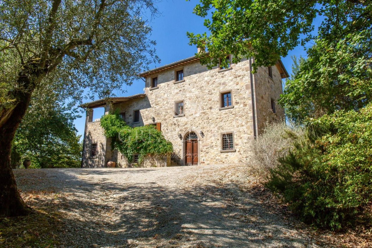 Casa en Umbertide, Italia, 392.6 m2 - imagen 1