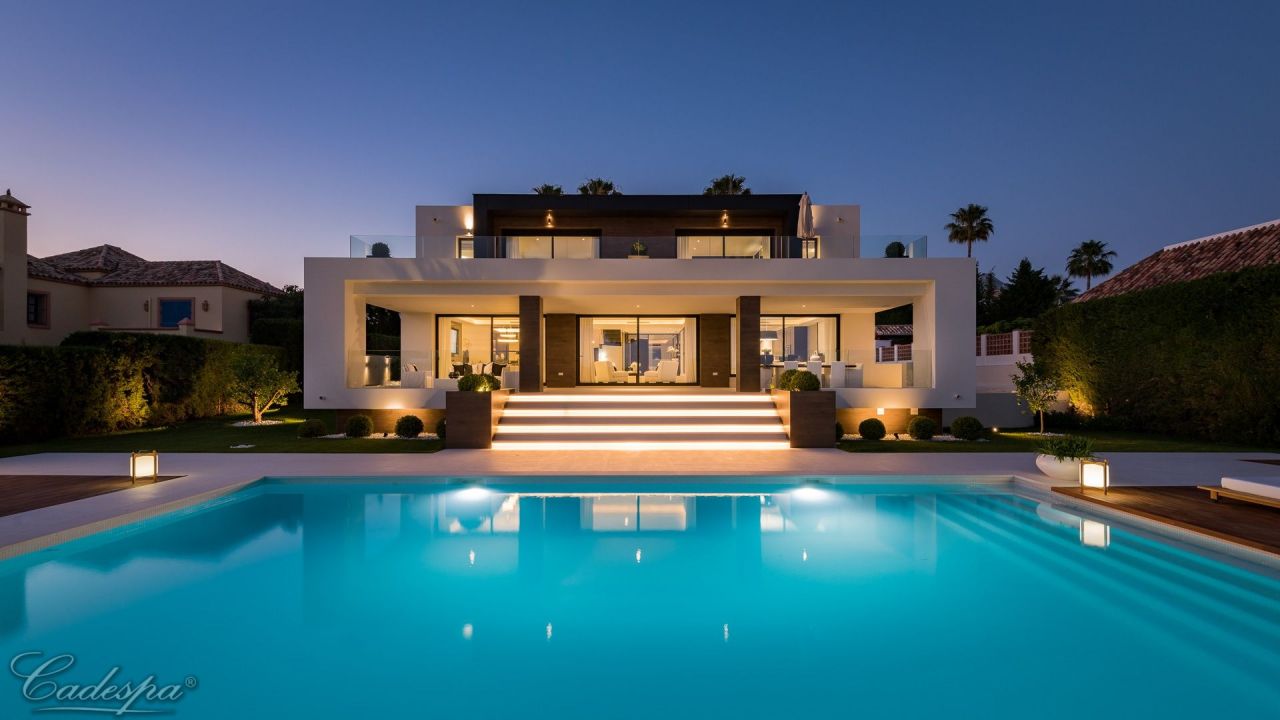 Villa en Marbella, España, 600 m2 - imagen 1