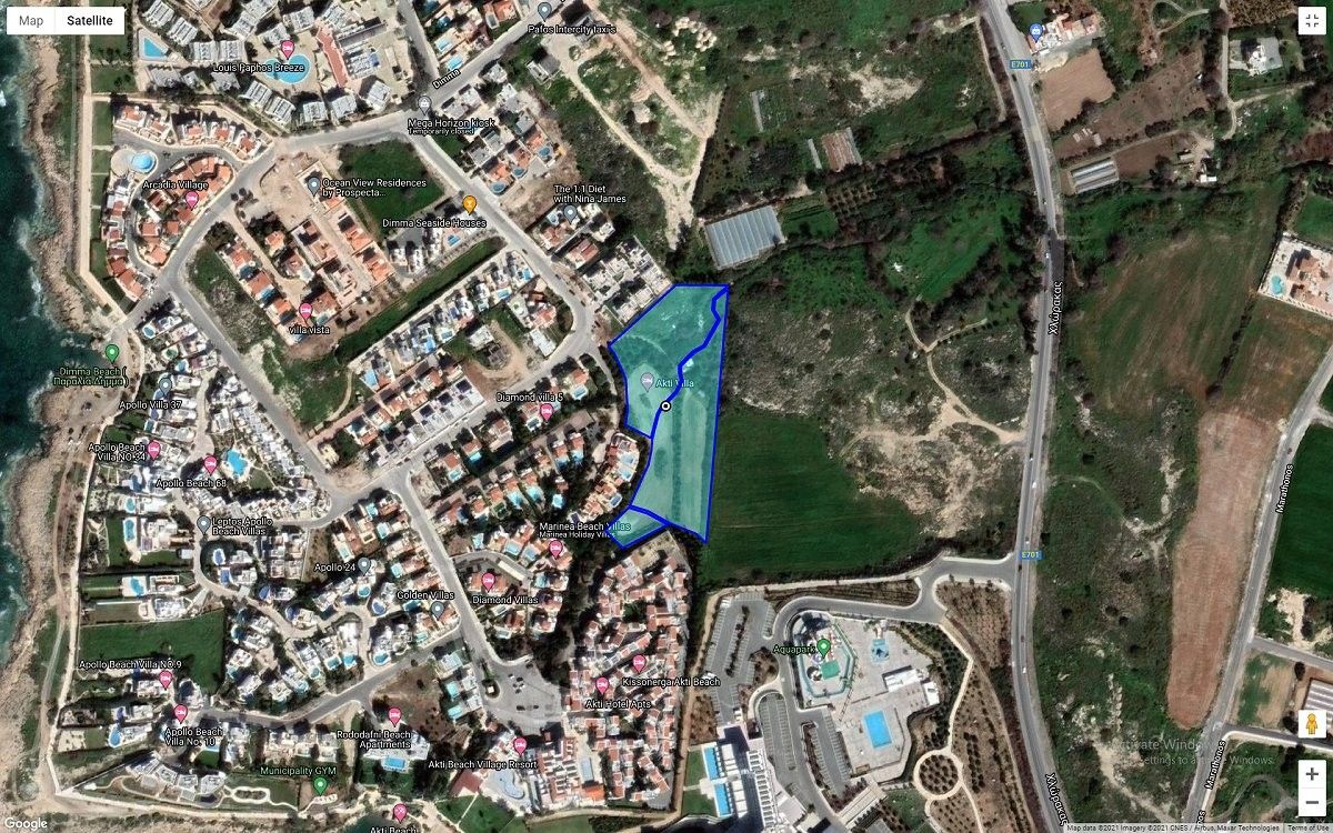 Land in Paphos, Cyprus, 10 476 sq.m - picture 1