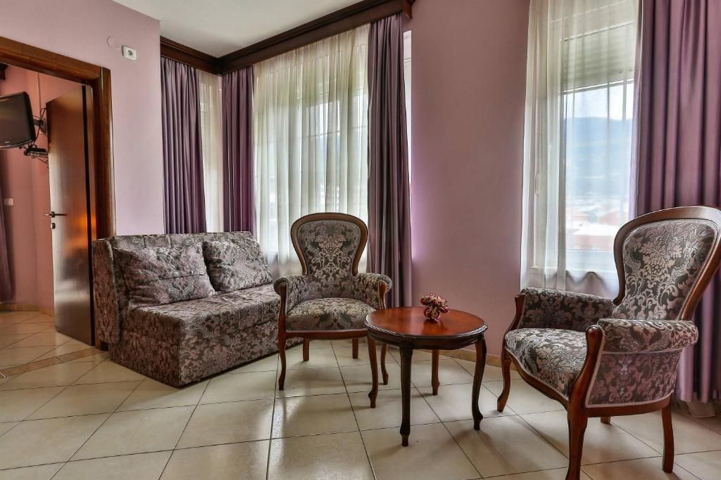 Hotel in Budva, Montenegro, 1 800 sq.m - picture 1