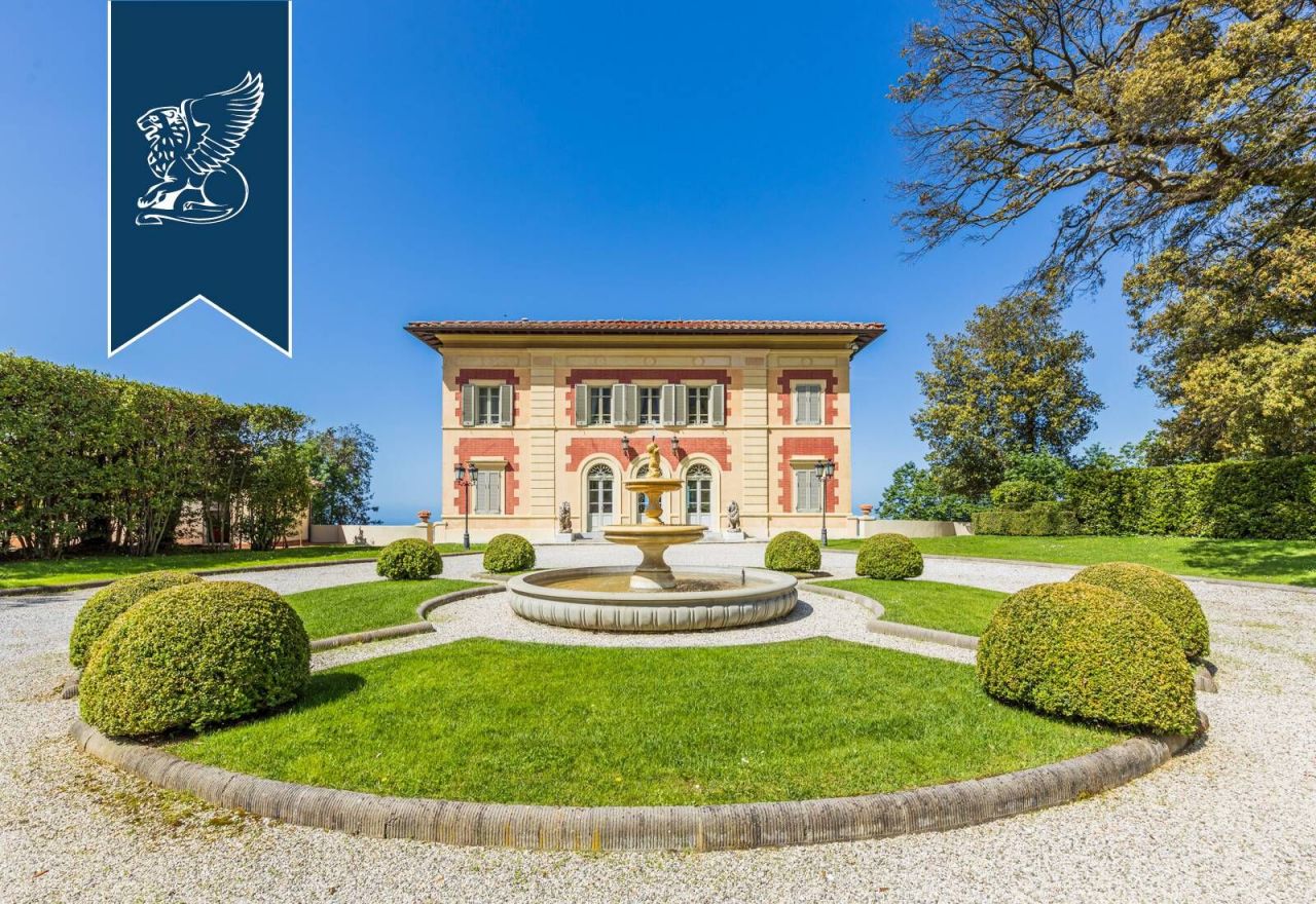 Villa en Pietrasanta, Italia, 1 150 m2 - imagen 1