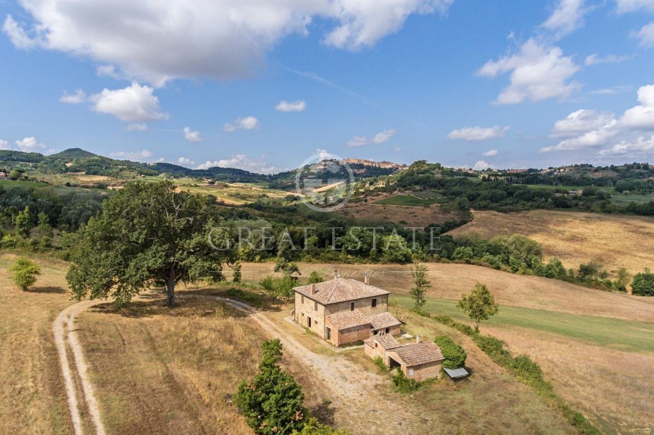 House in Montepulciano, Italy, 314.95 sq.m - picture 1
