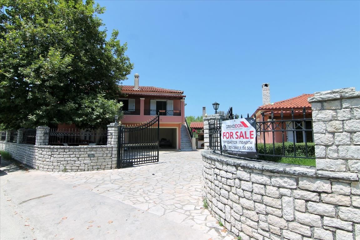 House in Corfu, Greece, 715 sq.m - picture 1