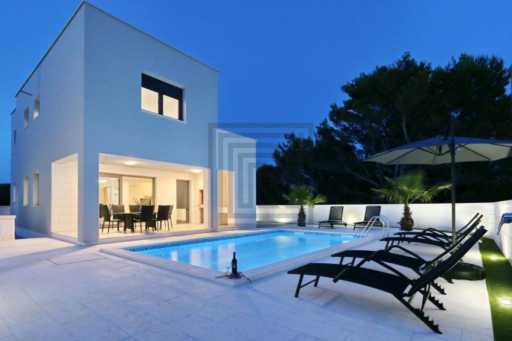 Villa à Zadar, Croatie, 135.74 m2 - image 1