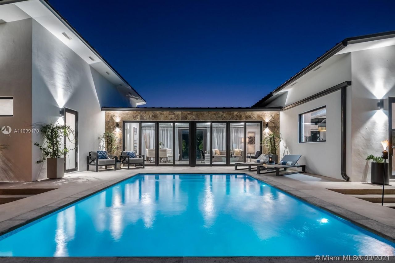 Villa en Miami, Estados Unidos, 260 m2 - imagen 1