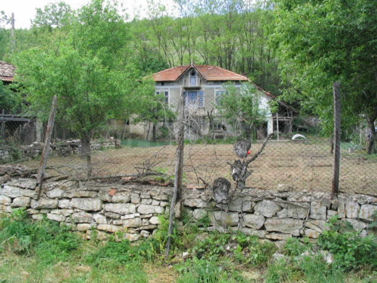 Maison Emen, Bulgarie, 100 m2 - image 1
