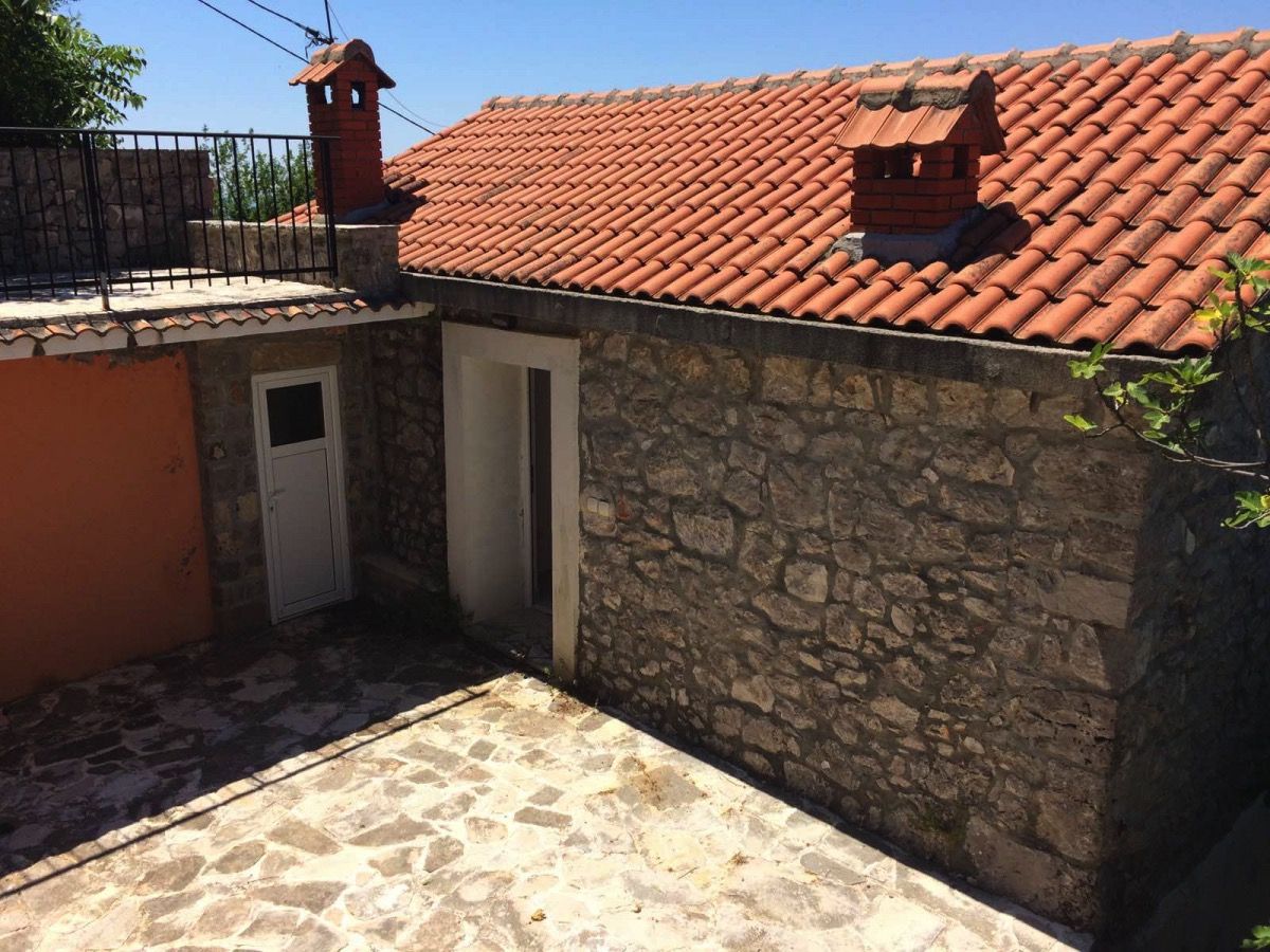 Haus in Krimovica, Montenegro, 70 m2 - Foto 1