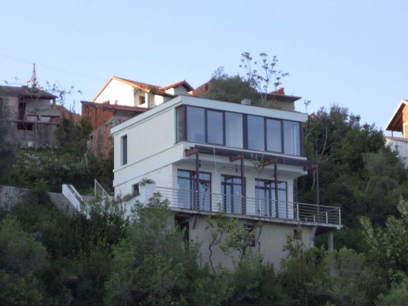 Haus in Kamenari, Montenegro, 130 m2 - Foto 1