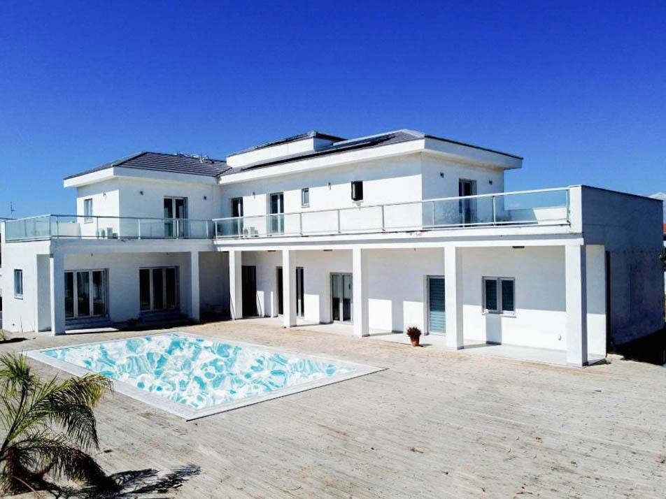Villa in Larnaca, Cyprus, 334 sq.m - picture 1