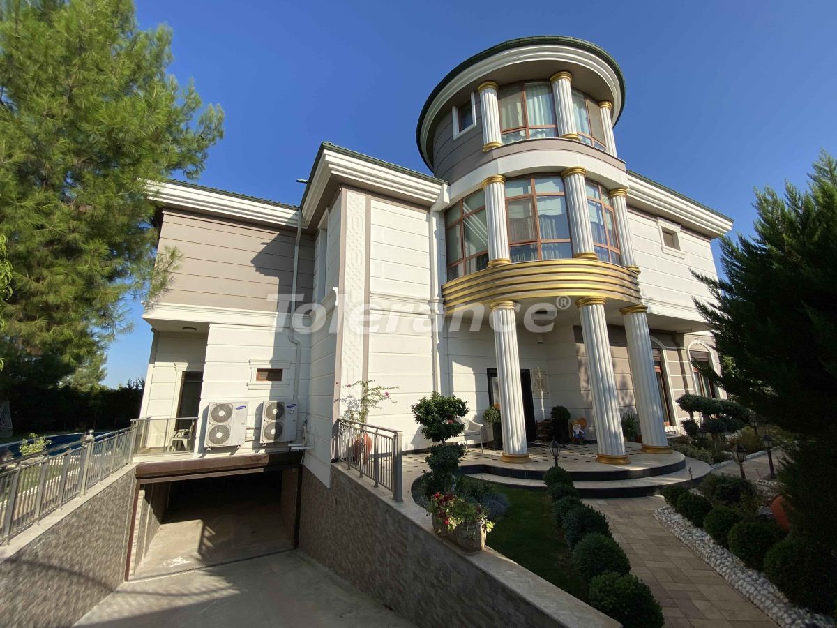Villa in Antalya, Turkey, 814 sq.m - picture 1