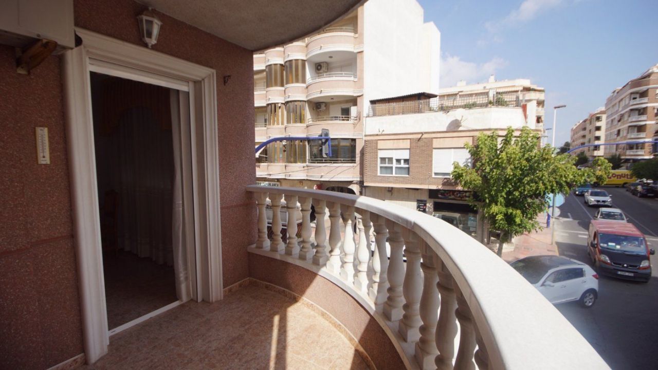 Flat in Torrevieja, Spain, 65 sq.m - picture 1