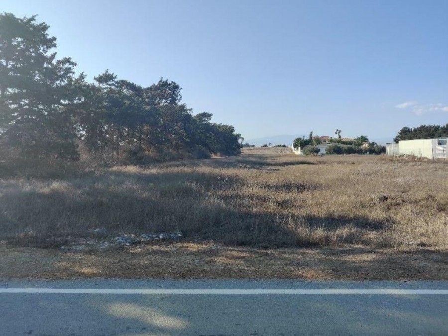 Land in Limassol, Cyprus, 10 368 sq.m - picture 1
