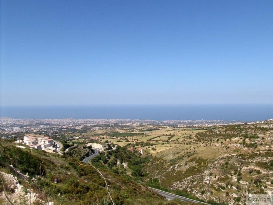 Land in Paphos, Cyprus, 1 237 sq.m - picture 1