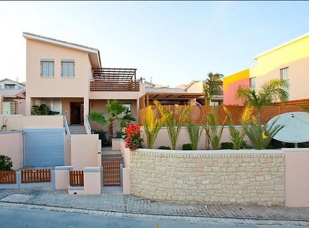 Villa in Limassol, Cyprus, 285 sq.m - picture 1