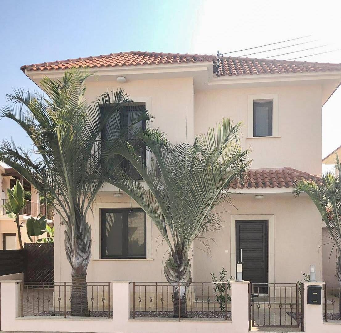 Villa in Larnaka, Zypern, 204 m2 - Foto 1