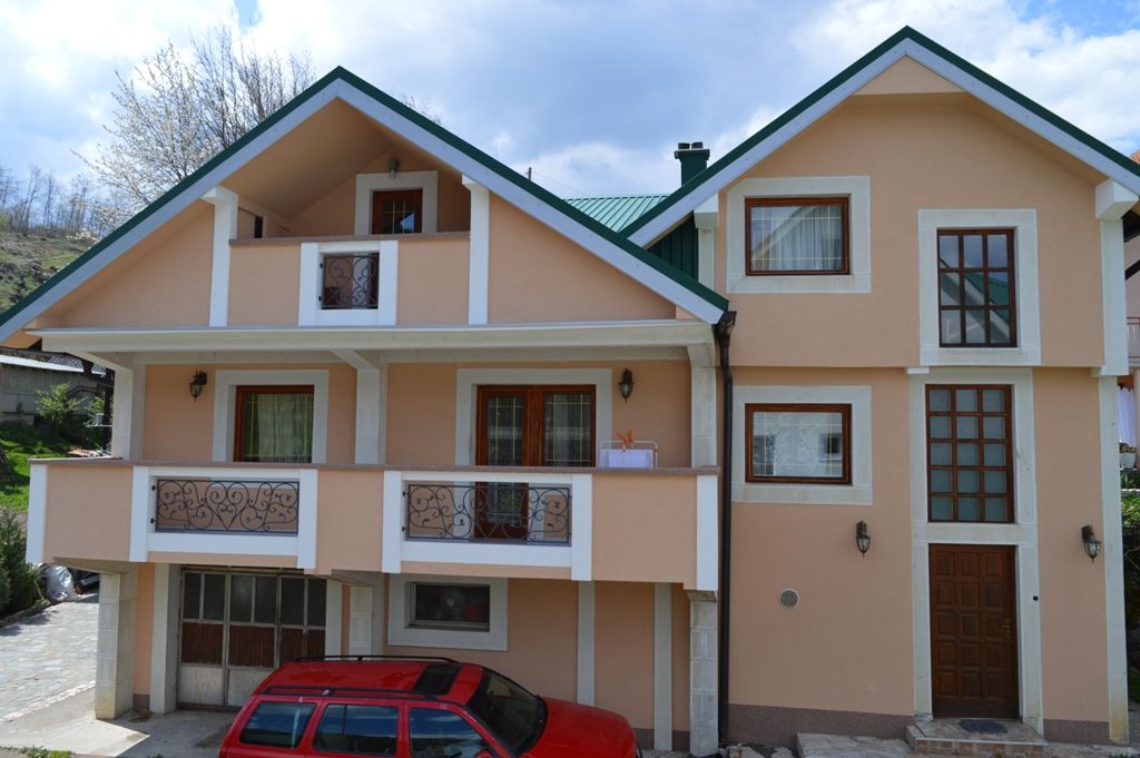 House in Zabljak, Montenegro, 320 sq.m - picture 1