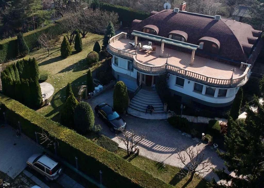 Villa Solymár, Hungary, 900 sq.m - picture 1
