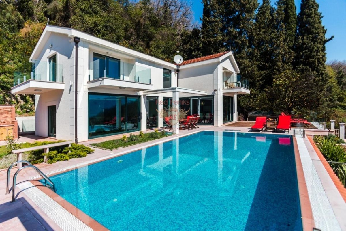 Haus in Herceg-Novi, Montenegro, 370 m2 - Foto 1