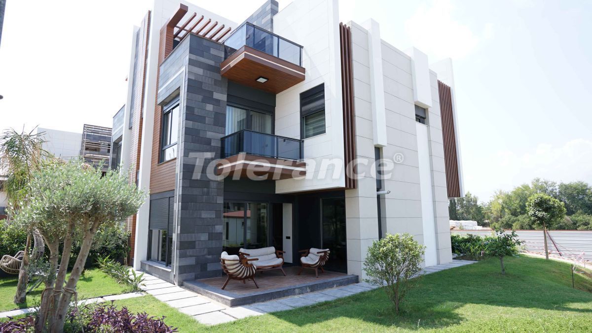 Villa in Antalya, Turkey, 327 sq.m - picture 1