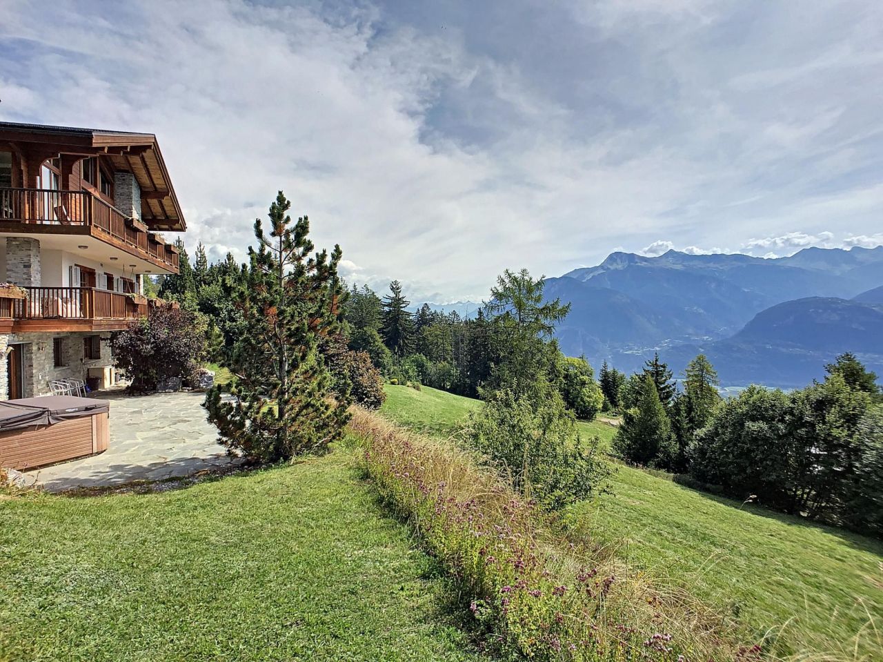 Haus in Crans-Montana, Schweiz, 6 796 m2 - Foto 1