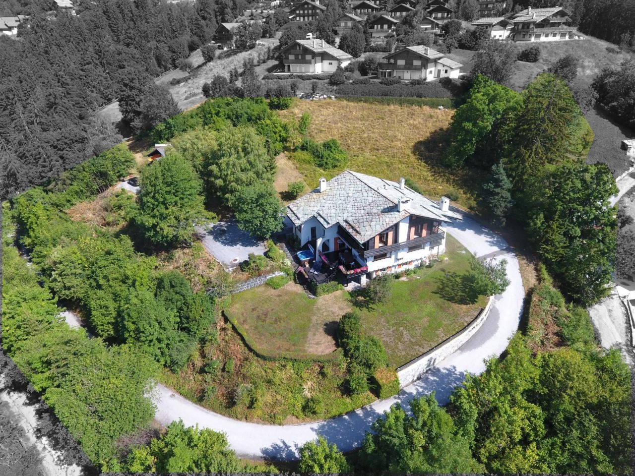House in Crans-Montana, Switzerland, 8 650 sq.m - picture 1