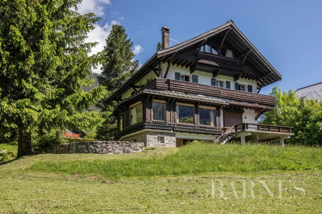 Maison à Chamonix-Mont-Blanc, France, 250 m2 - image 1
