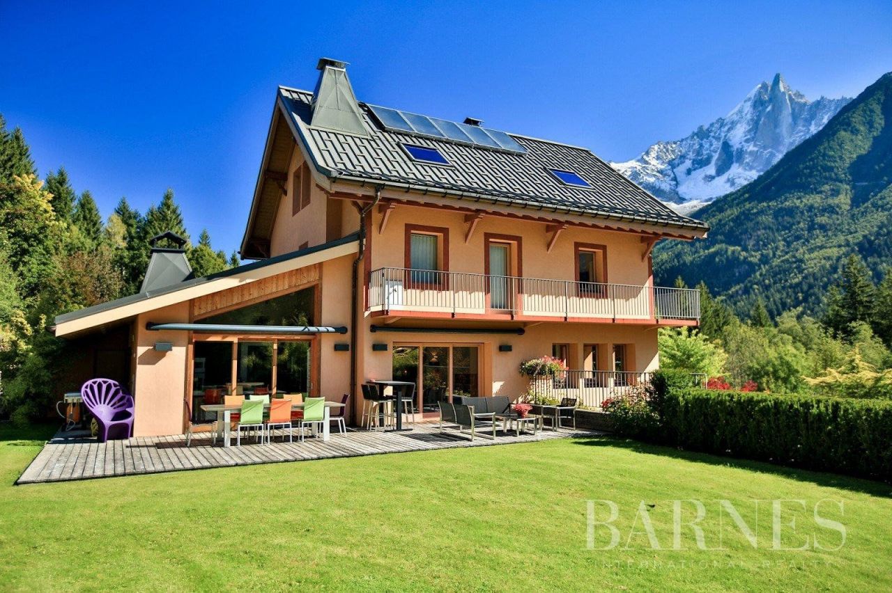 House in Chamonix, France, 350 sq.m - picture 1