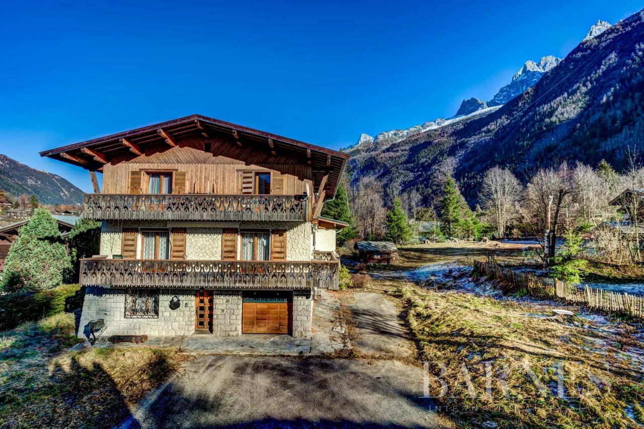 House in Chamonix, France, 318 sq.m - picture 1