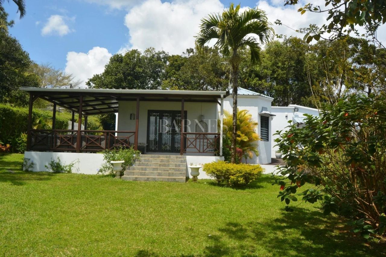 House Vacoas-Phoenix, Mauritius, 200 sq.m - picture 1