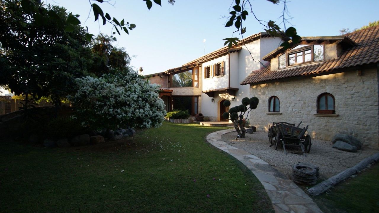 Villa in Limassol, Zypern, 300 m2 - Foto 1