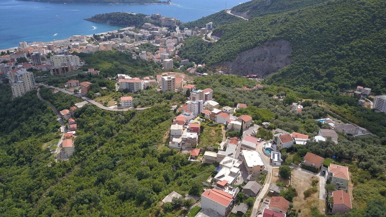 Land in Budva, Montenegro, 672 sq.m - picture 1
