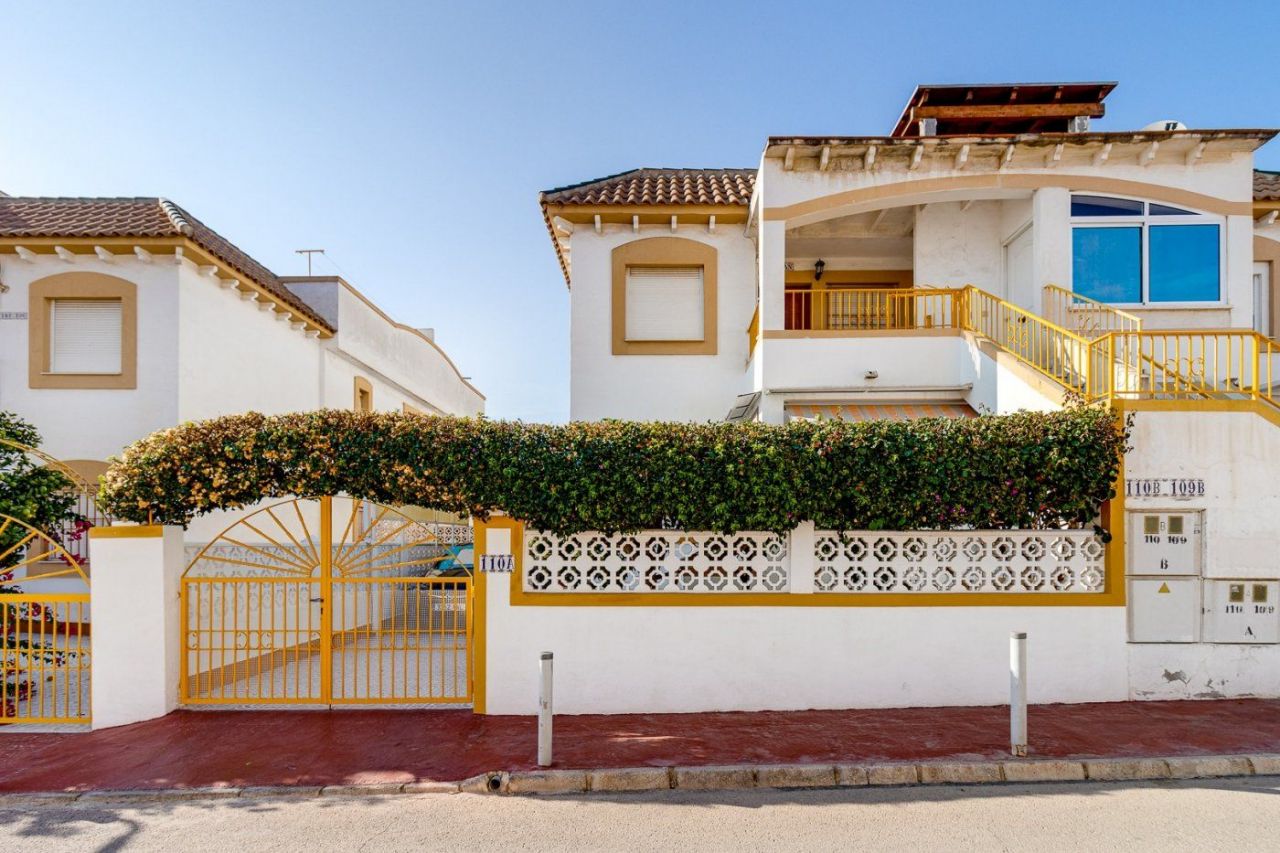 Bungalow in Torrevieja, Spain, 50 sq.m - picture 1