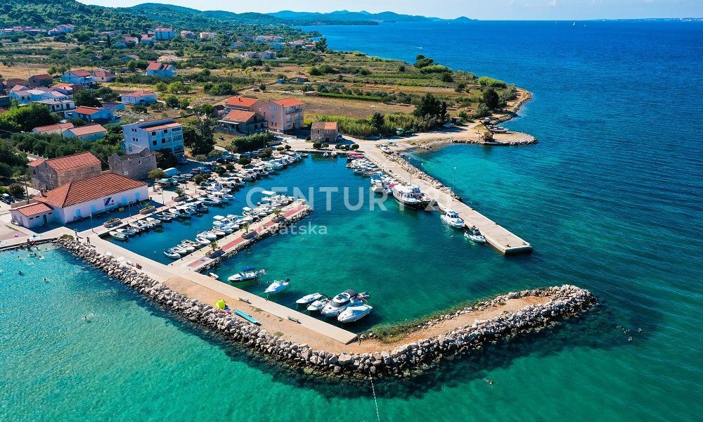 Island in Zadar, Croatia, 3 000 sq.m - picture 1