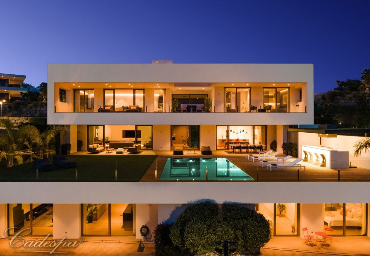 Villa in Marbella, Spain, 850 sq.m - picture 1