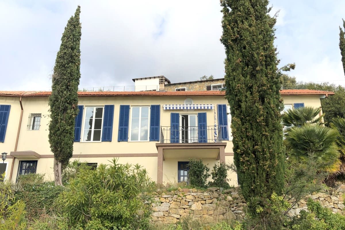 Villa in San Remo, Italy, 220 sq.m - picture 1