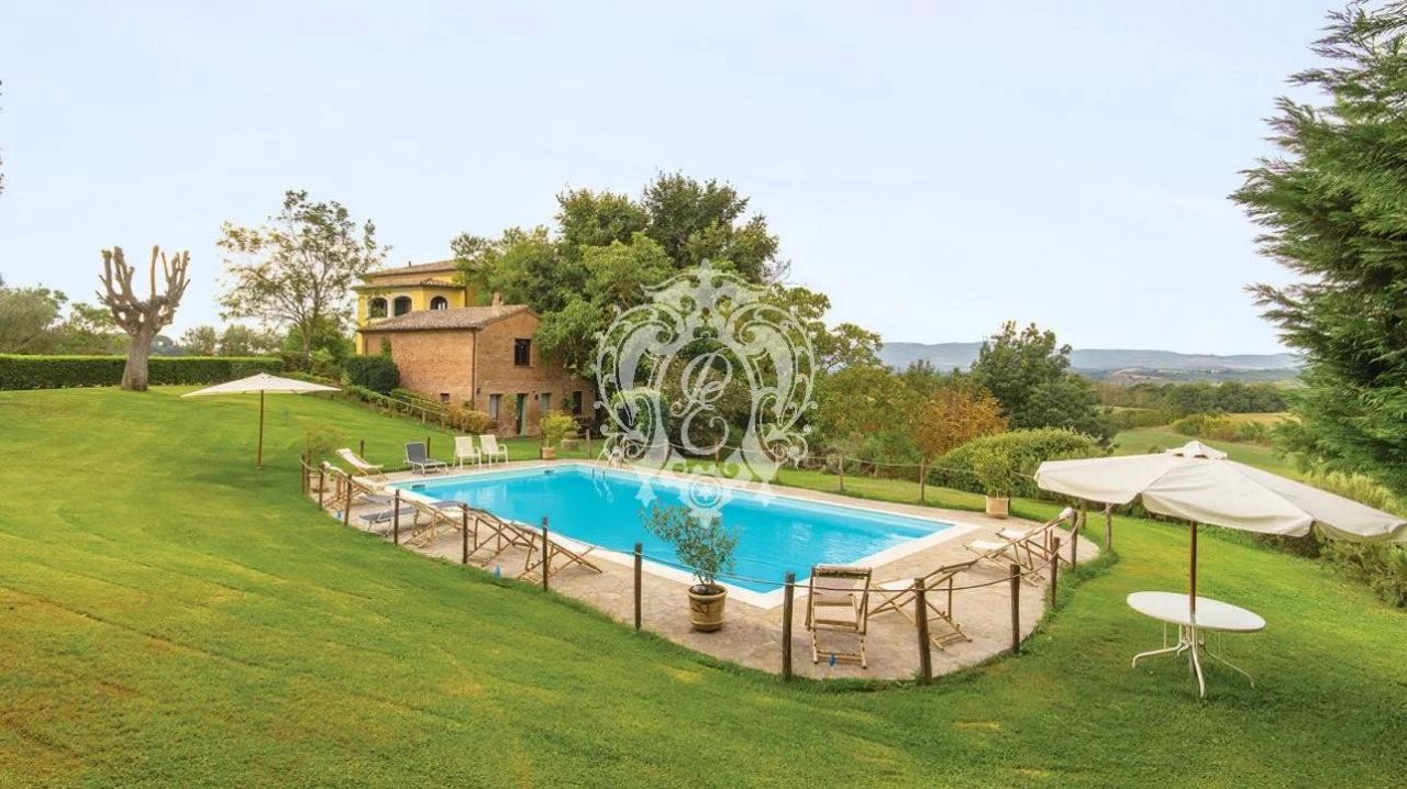 Villa in Castiglione del Lago, Italien, 650 m2 - Foto 1
